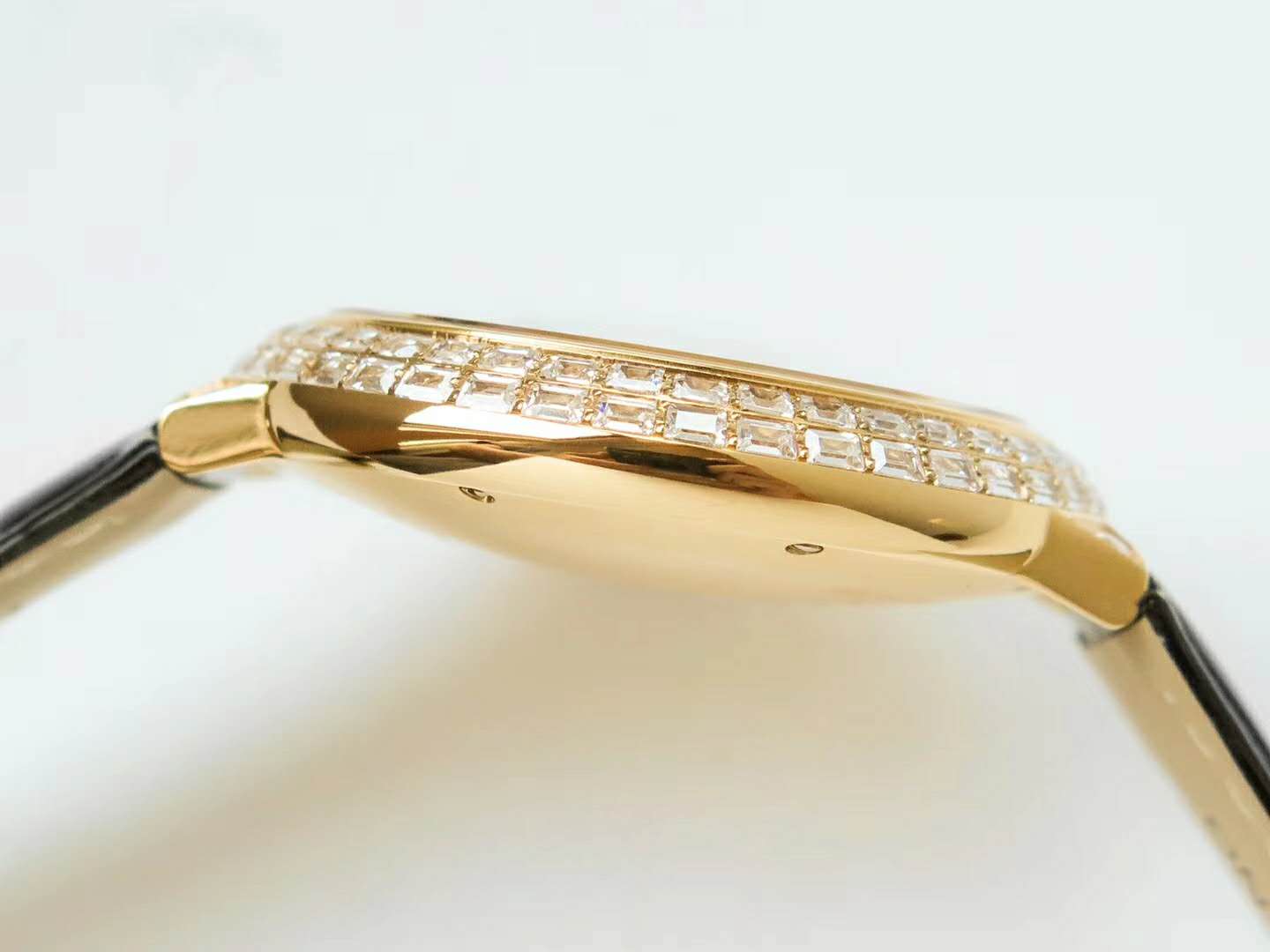 Ballon Bleu de Ca*t1er 42mm D1am0nd Paved Dial in Yellow Gold